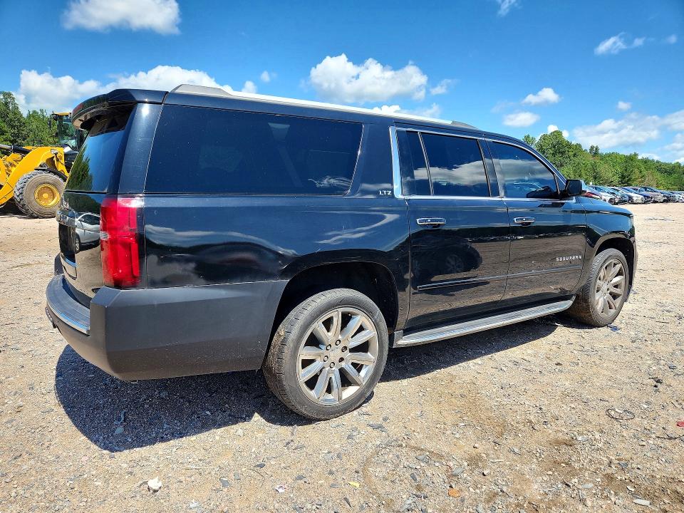 Photo 3 from auction – 2015 CHEVROLET SUBURBAN with VIN 1GNSKKKC1FR166156