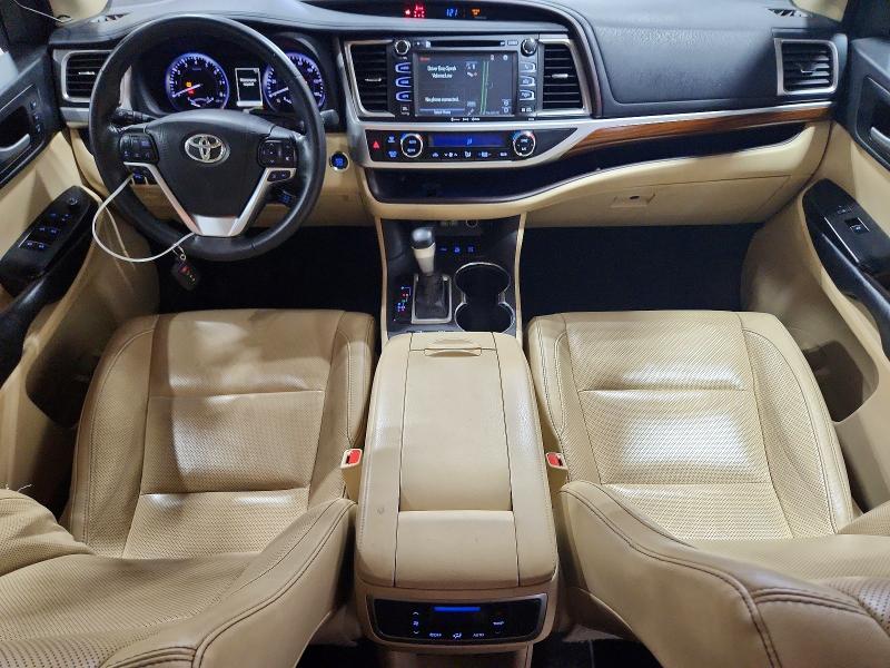 Снимка 8 от търг – 2017 TOYOTA HIGHLANDER с VIN 5TDDZRFH3HS458309