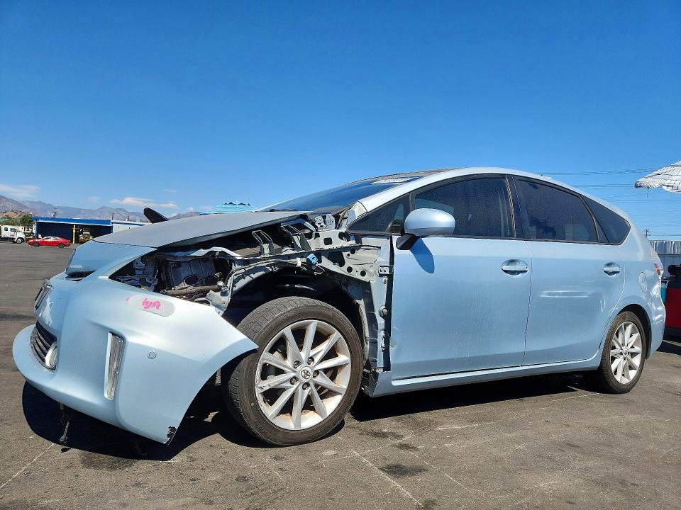 Zdjęcie 1 z aukcji – 2012 TOYOTA PRIUS V z VIN JTDZN3EU1C3044517