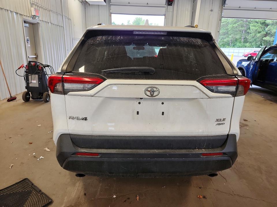 Photo 6 from auction – 2022 TOYOTA RAV4 with VIN 2T3P1RFV6NW255869
