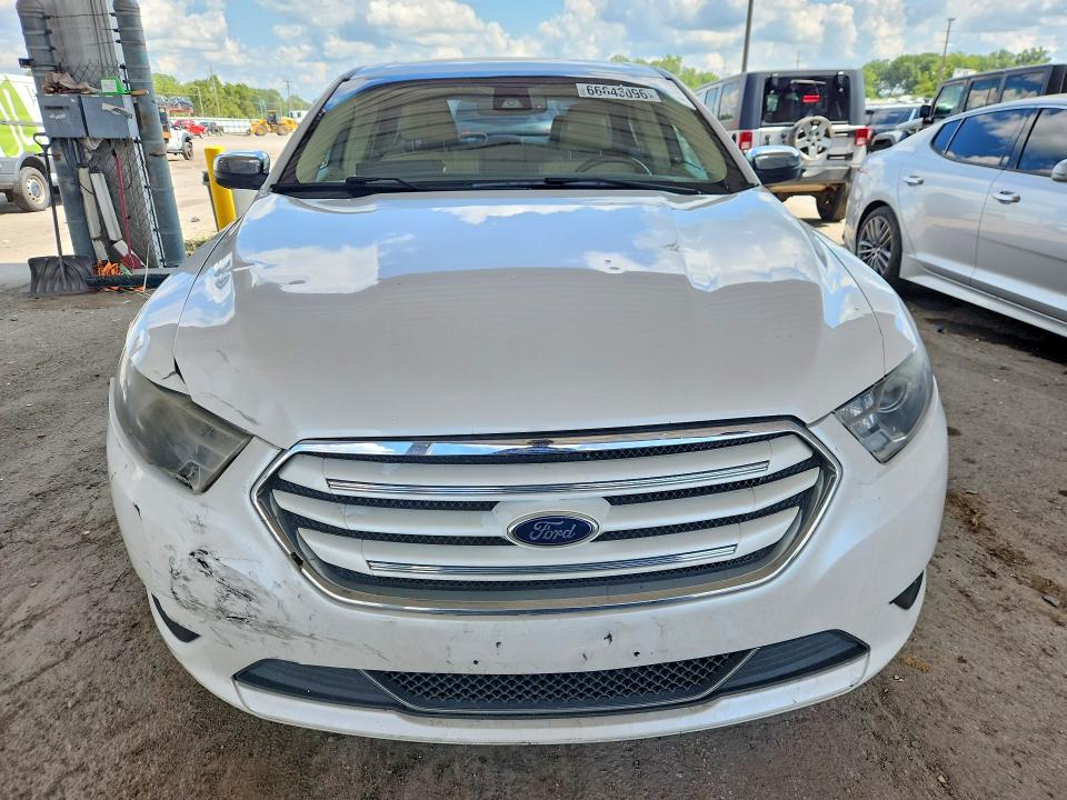 Photo 5 from auction – 2015 FORD TAURUS with VIN 1FAHP2F81FG121035