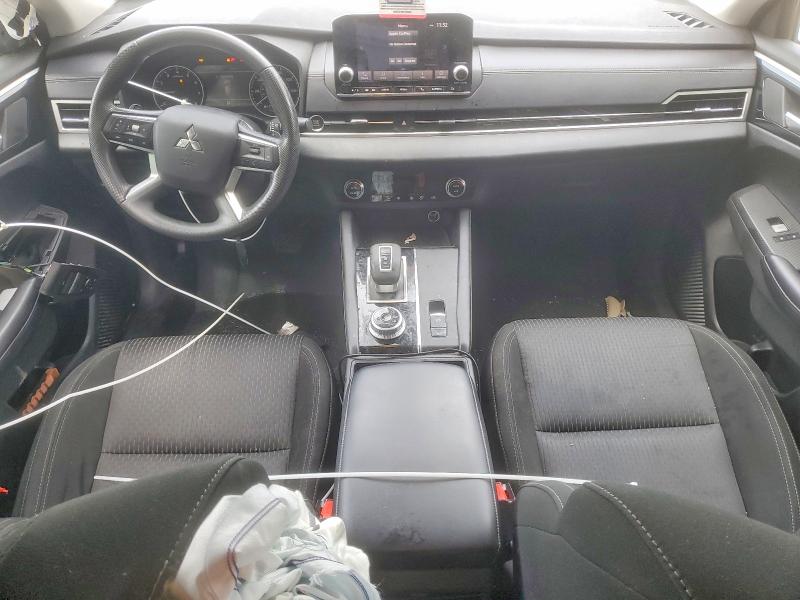 Photo 8 from auction – 2023 MITSUBISHI OUTLANDER with VIN JA4J3TA84PZ009687