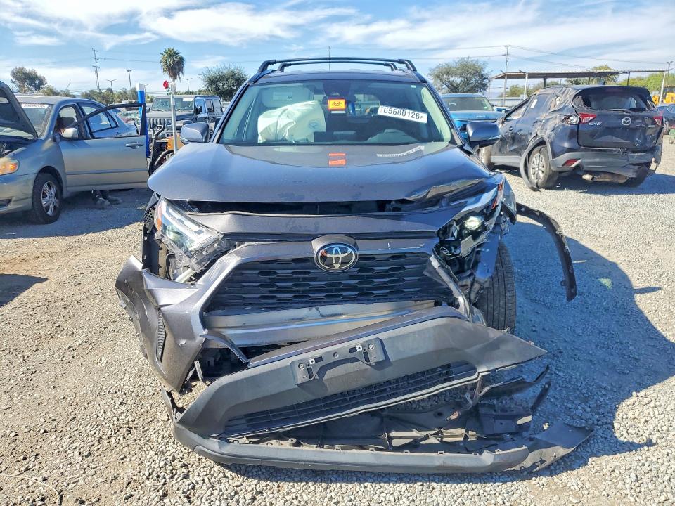 Photo 5 from auction – 2022 TOYOTA RAV4 with VIN 2T3W1RFV6NC182421