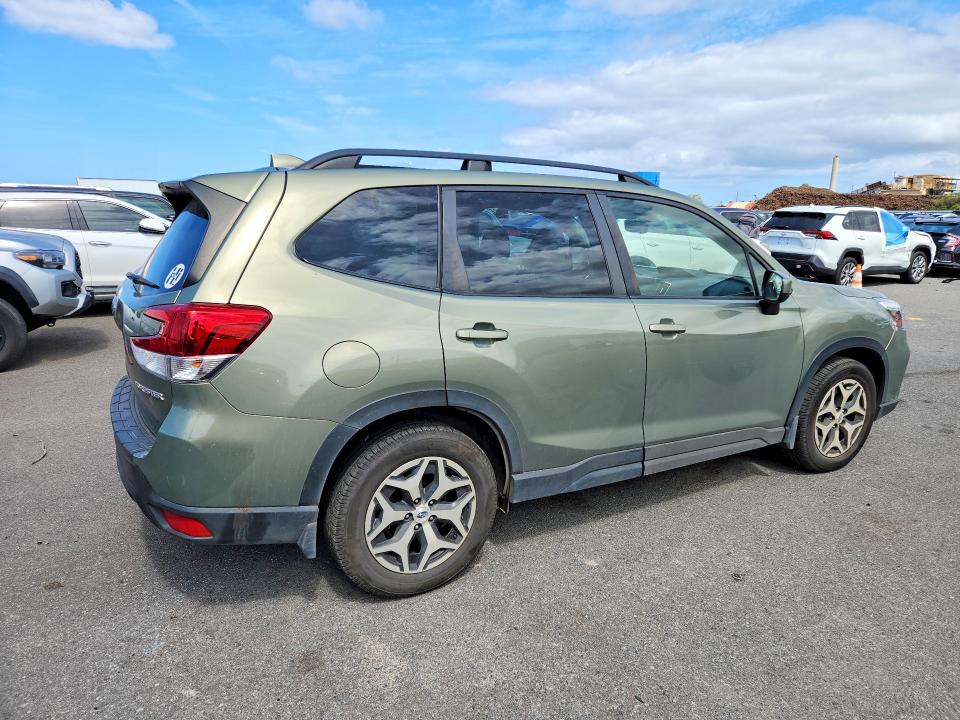 Photo 3 from auction – 2021 SUBARU FORESTER with VIN JF2SKAJC1MH545327