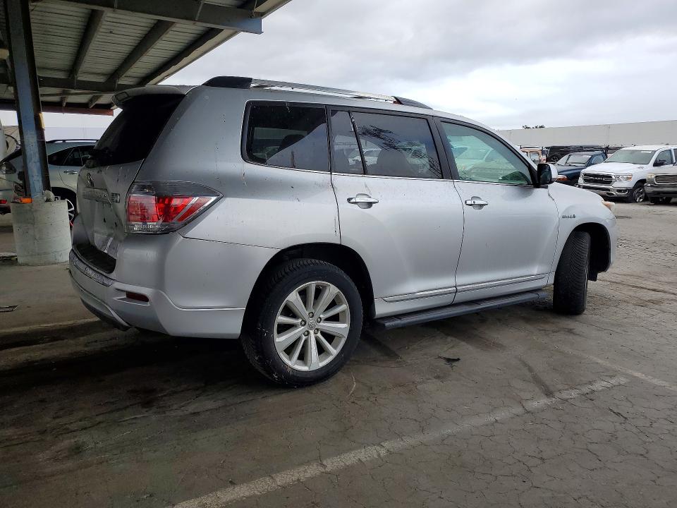 Photo 3 from auction – 2011 TOYOTA HIGHLANDER with VIN JTEDC3EHXB2000244