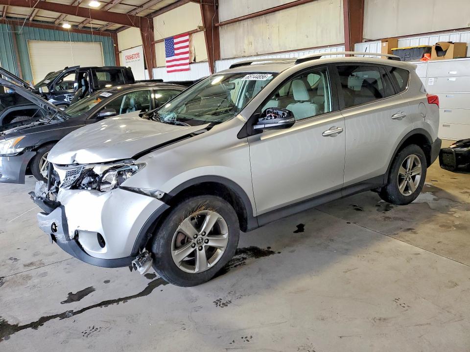 TOYOTA RAV4 2015 with VIN JTMRFREV7FD117784 - Photo from auction