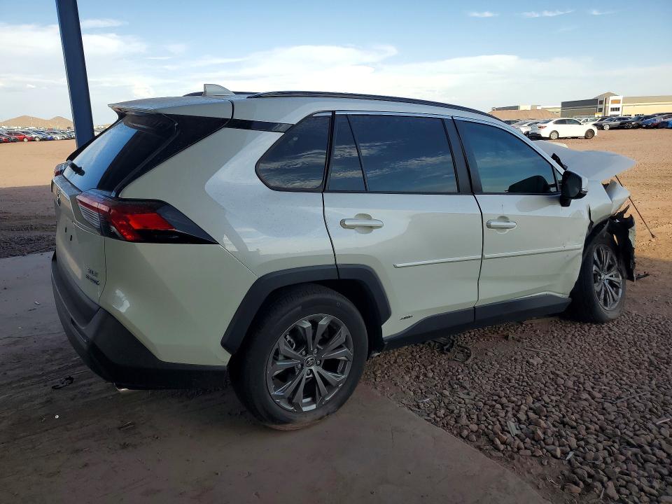 Photo 3 from auction – 2022 TOYOTA RAV4 with VIN 2T3B6RFVXNW033928