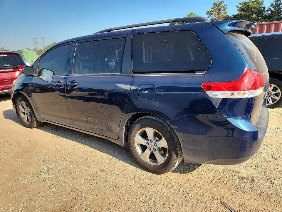 Photo 2 from auction – 2011 TOYOTA SIENNA with VIN 5TDKK3DC5BS045654