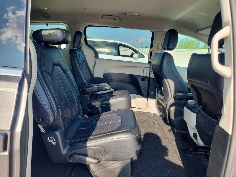 Photo 11 from auction – 2018 CHRYSLER PACIFICA with VIN 2C4RC1BG3JR236373