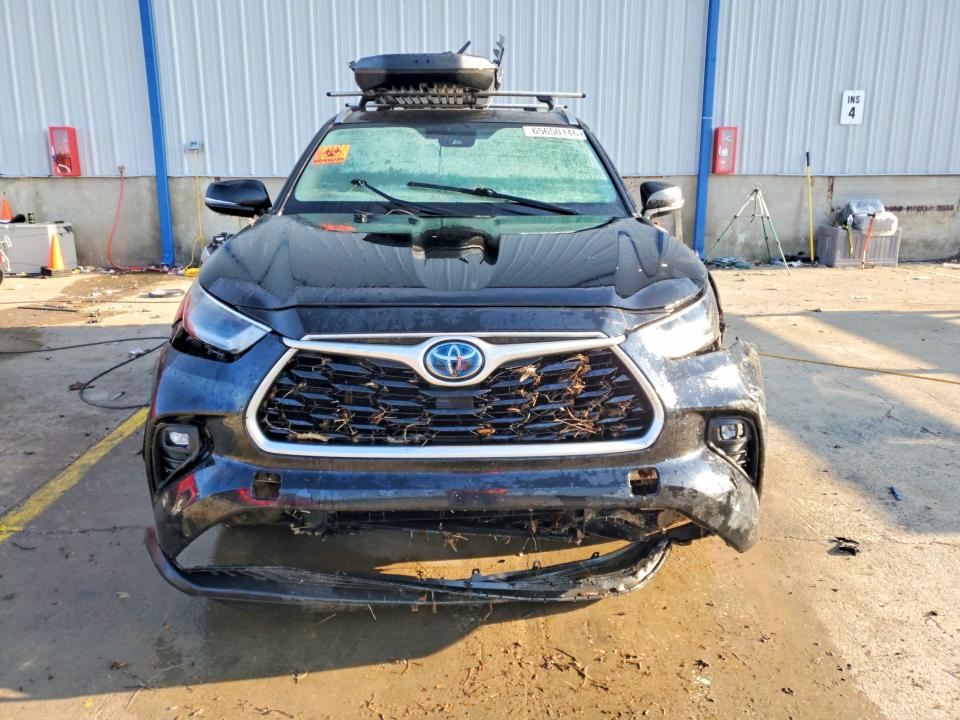 Photo 5 from auction – 2021 TOYOTA HIGHLANDER with VIN 5TDHBRCH4MS518196