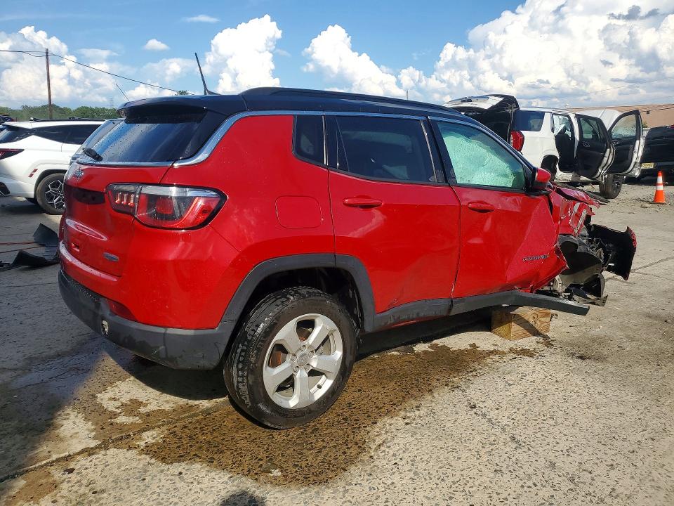 Photo 3 from auction – 2019 JEEP COMPASS with VIN 3C4NJDBB8KT628614