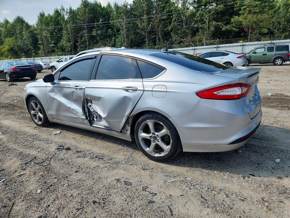 Photo 2 from auction – 2016 FORD FUSION with VIN 3FA6P0HD3GR390279