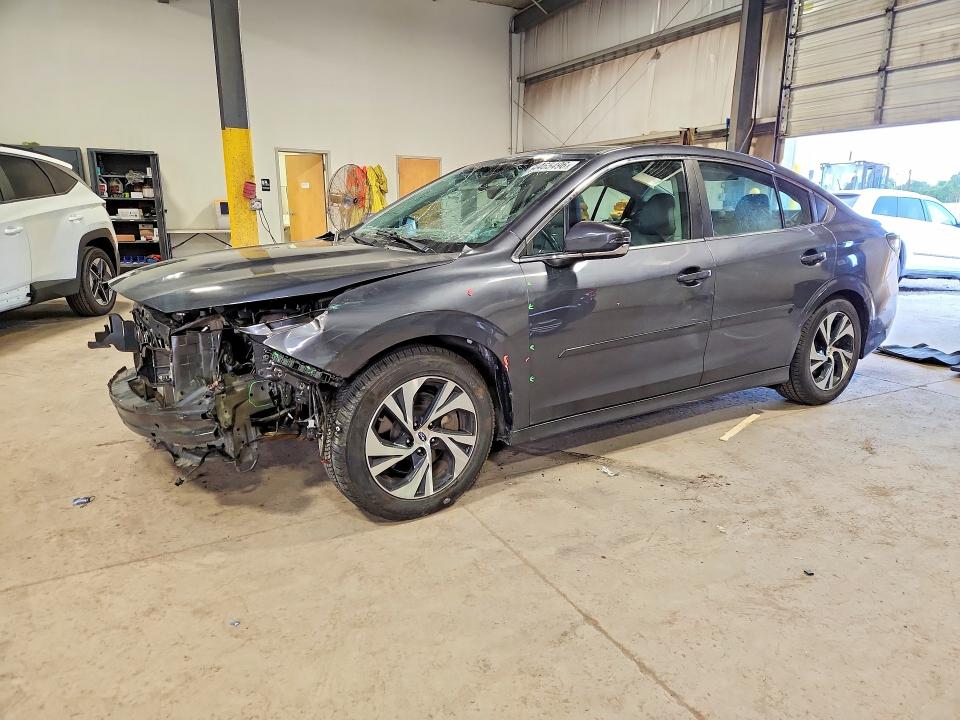 SUBARU LEGACY 2022 with VIN 4S3BWAC68N3005773 - Photo from auction