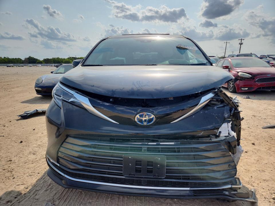 Photo 5 from auction – 2025 TOYOTA SIENNA with VIN 5TDESKFC6SS205352
