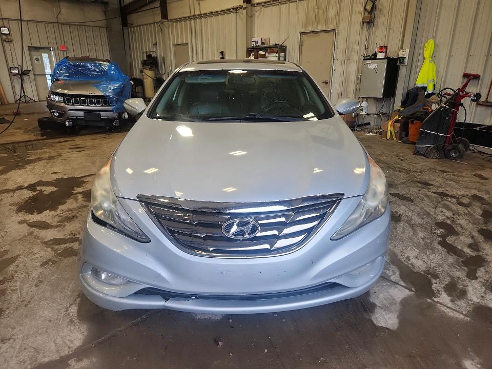 Photo 5 from auction – 2011 HYUNDAI SONATA with VIN 5NPEC4AC4BH125392