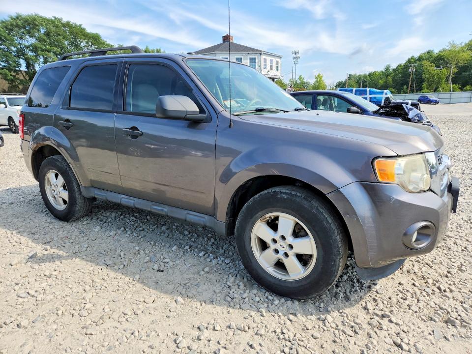 Photo 4 from auction – 2011 FORD ESCAPE with VIN 1FMCU0D72BKC31378