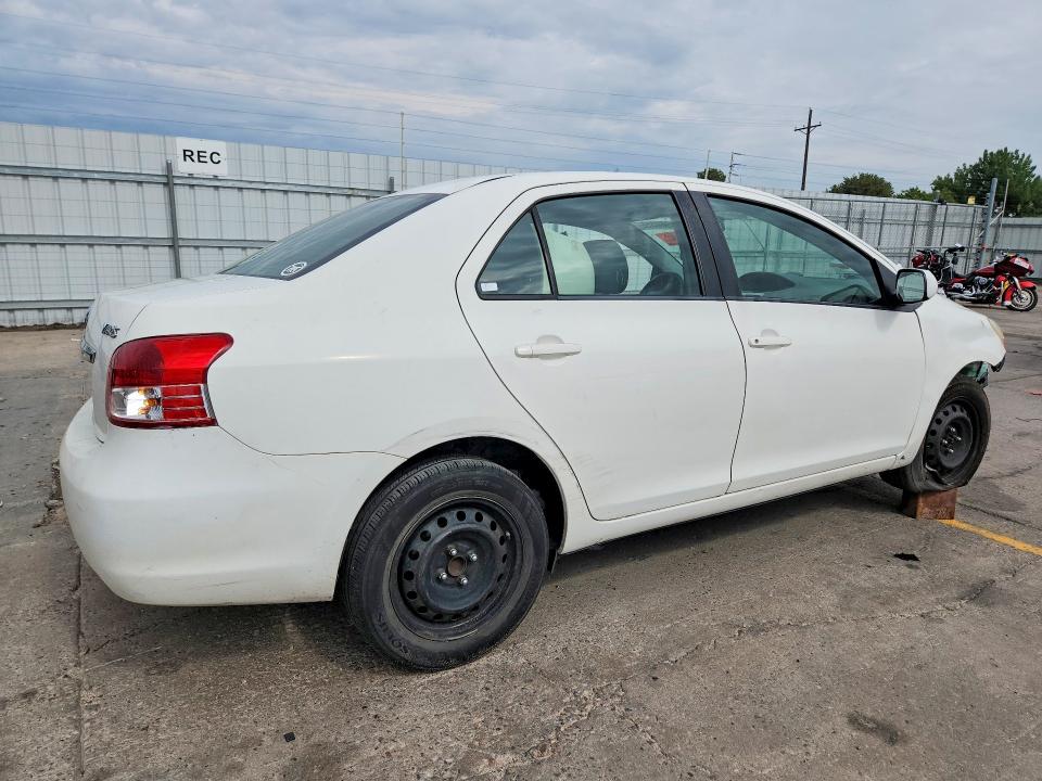 Photo 3 from auction – 2010 TOYOTA YARIS with VIN JTDBT4K35A1375022