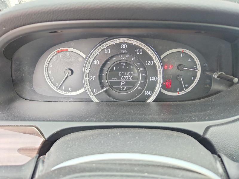 Photo 9 from auction – 2016 HONDA ACCORD with VIN 1HGCR2F86GA042478