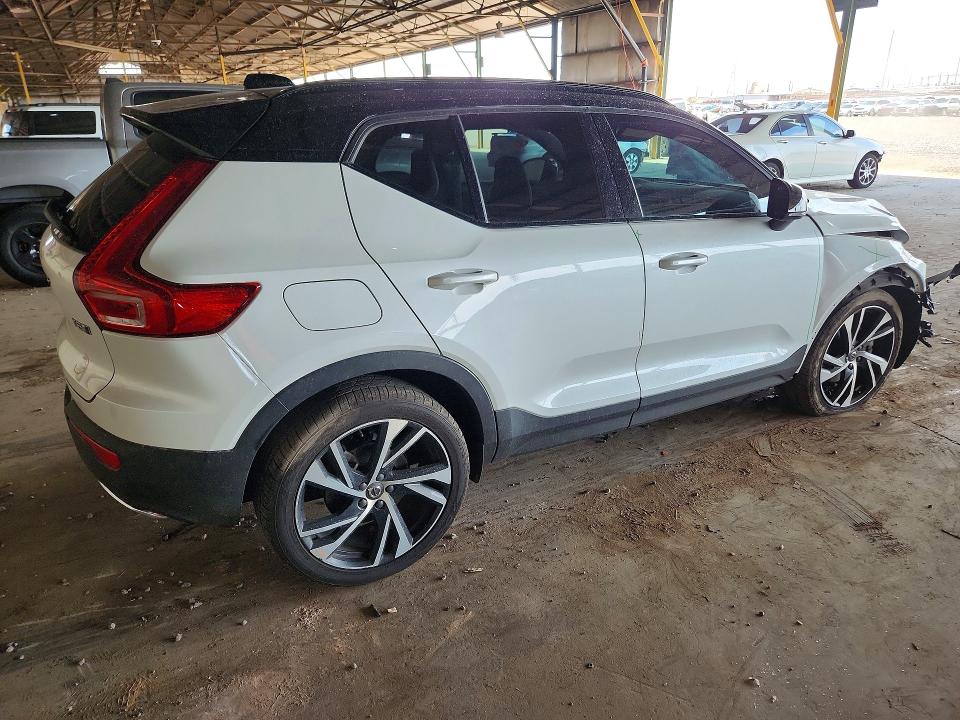 Photo 3 from auction – 2020 VOLVO XC40 with VIN YV4162UM5L2348653