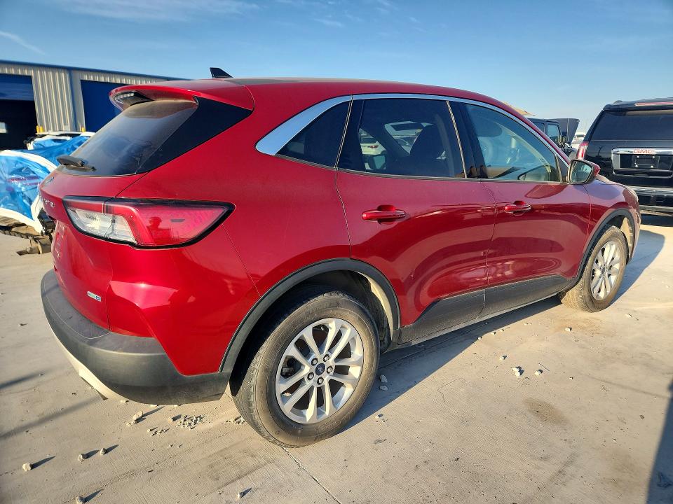 Photo 3 from auction – 2020 FORD ESCAPE with VIN 1FMCU9G6XLUA76897