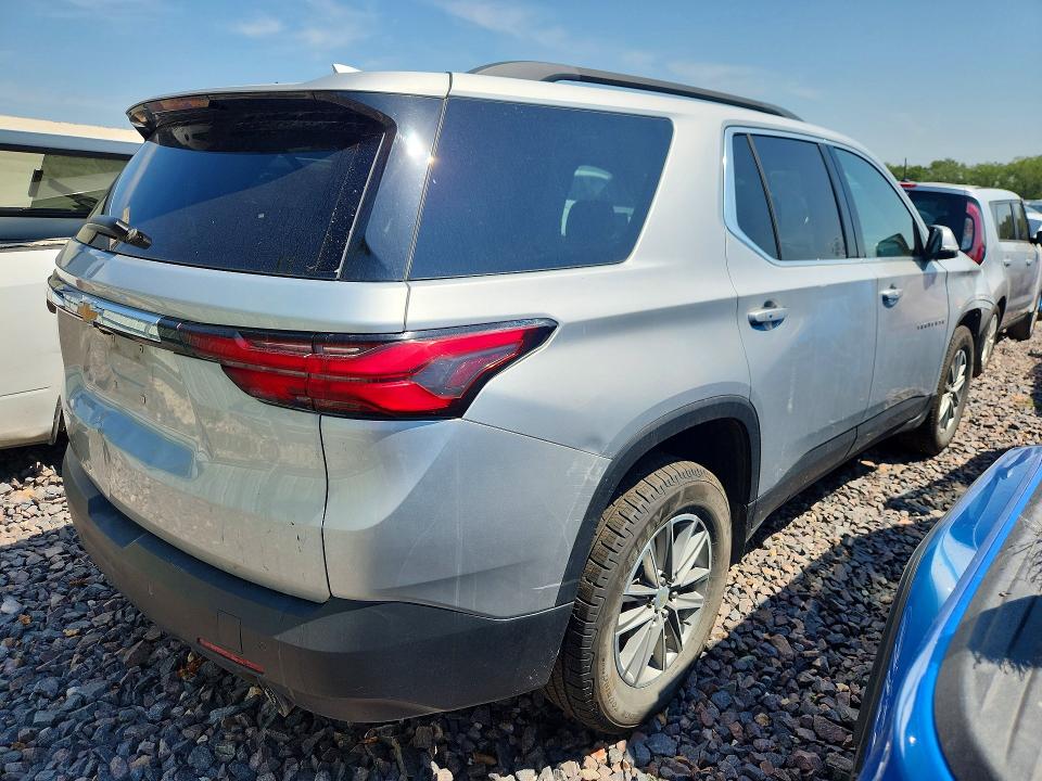 Photo 3 from auction – 2022 CHEVROLET TRAVERSE with VIN 1GNEVMKW7NJ168548