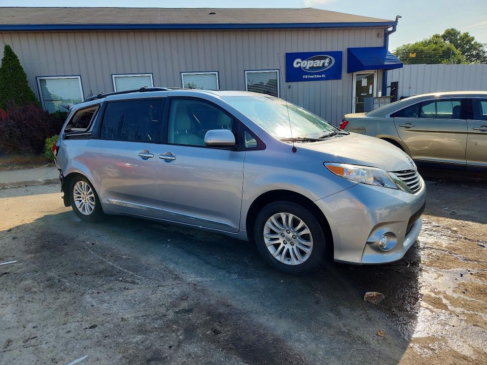 Photo 4 from auction – 2014 TOYOTA SIENNA with VIN 5TDYK3DC6ES462344
