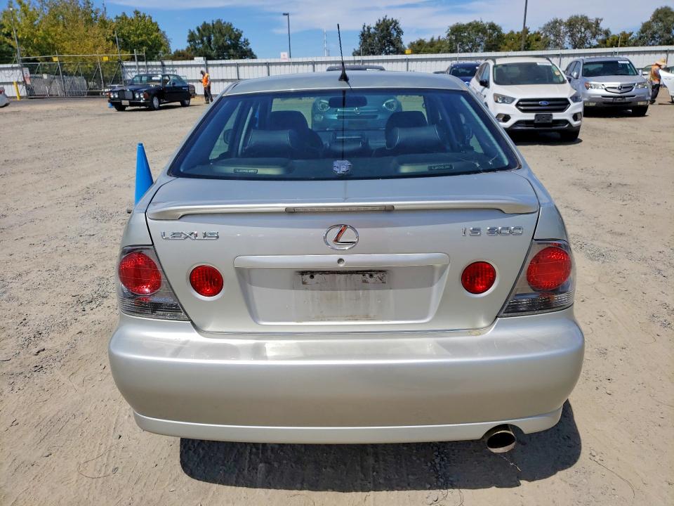 Photo 6 from auction – 2004 LEXUS IS with VIN JTHBD192340091521