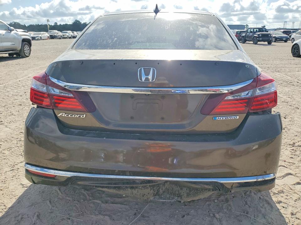 Photo 6 from auction – 2017 HONDA ACCORD with VIN JHMCR6F59HC011628