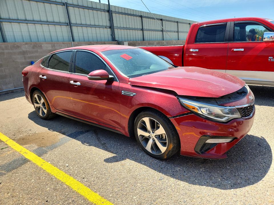 Photo 4 from auction – 2019 KIA OPTIMA with VIN 5XXGT4L35KG315705