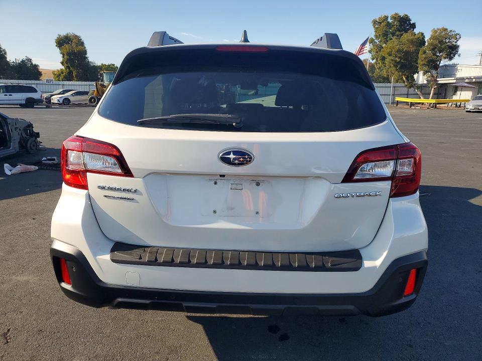 Photo 6 from auction – 2018 SUBARU OUTBACK with VIN 4S4BSANC3J3347846