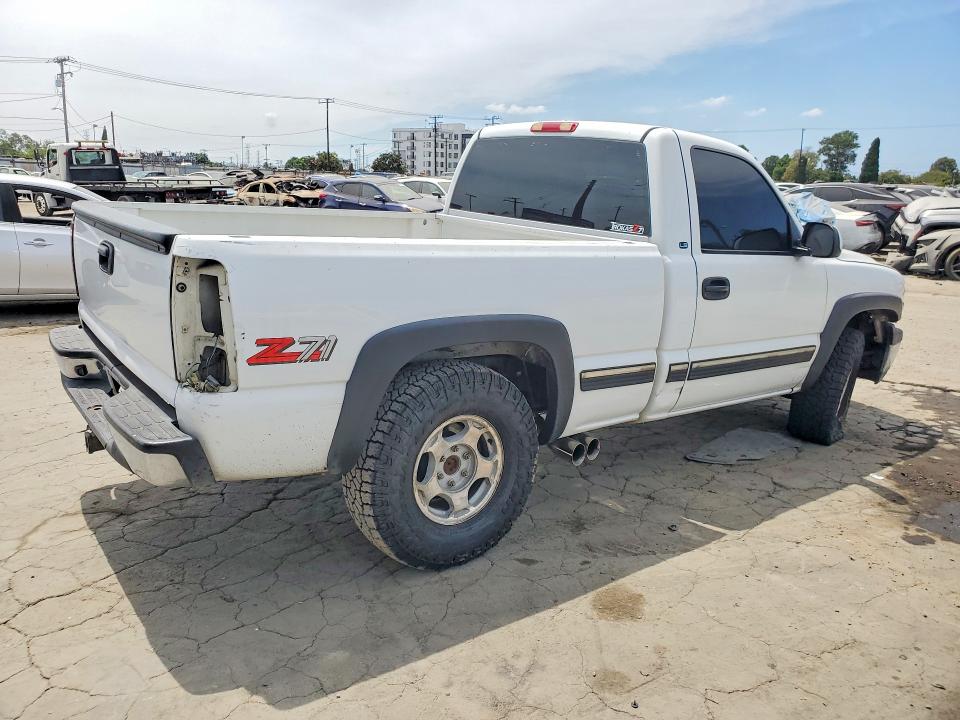 Photo 3 from auction – 2000 CHEVROLET SILVERADO with VIN 1GCEK14T4YZ133555