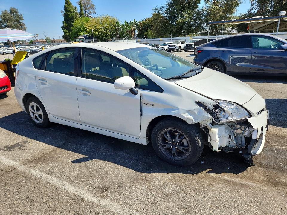 Photo 4 from auction – 2015 TOYOTA PRIUS with VIN JTDKN3DU1F0474900