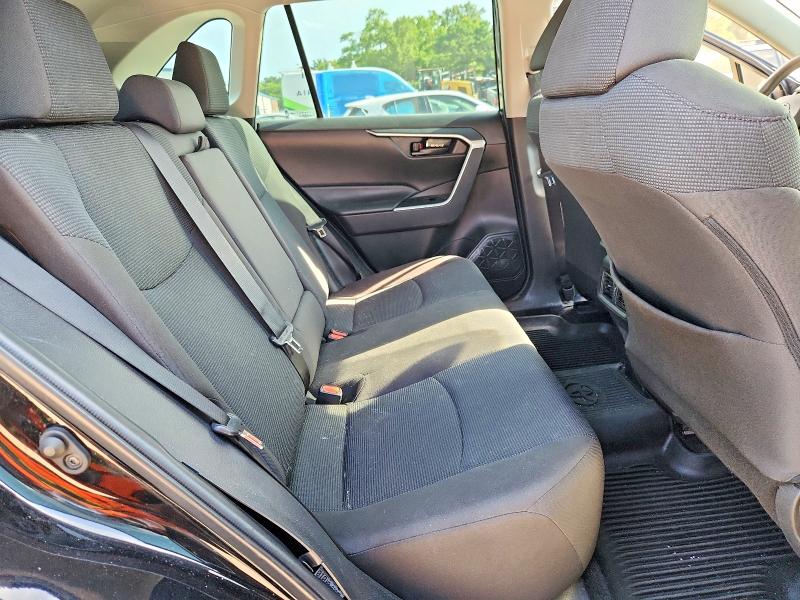 Photo 11 from auction – 2022 TOYOTA RAV4 with VIN 2T3G1RFV7NC262878
