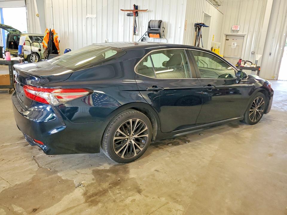 Photo 3 from auction – 2018 TOYOTA CAMRY with VIN JTNB11HK4J3018014
