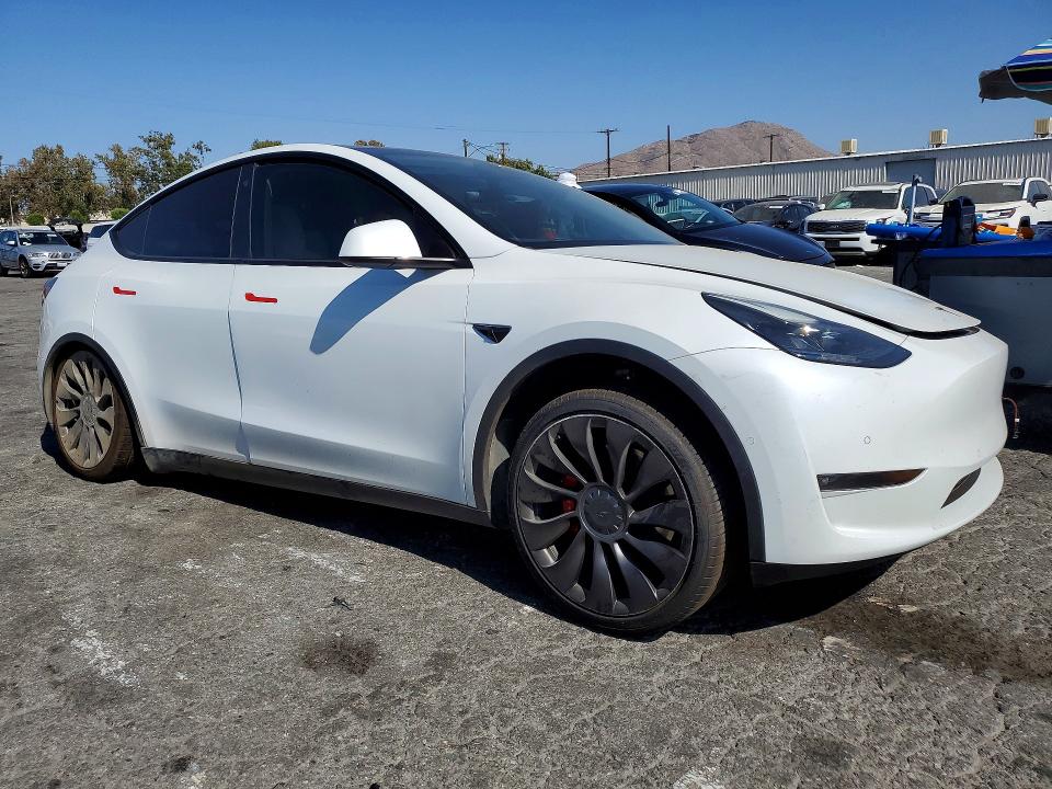 Zdjęcie 4 z aukcji – 2022 TESLA MODEL Y z VIN 7SAYGDEF3NF537251