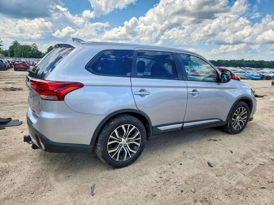 Photo 3 from auction – 2017 MITSUBISHI OUTLANDER with VIN JA4AD2A32HZ014996