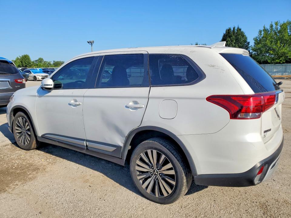 Photo 2 from auction – 2019 MITSUBISHI OUTLANDER with VIN JA4AD3A35KZ003987