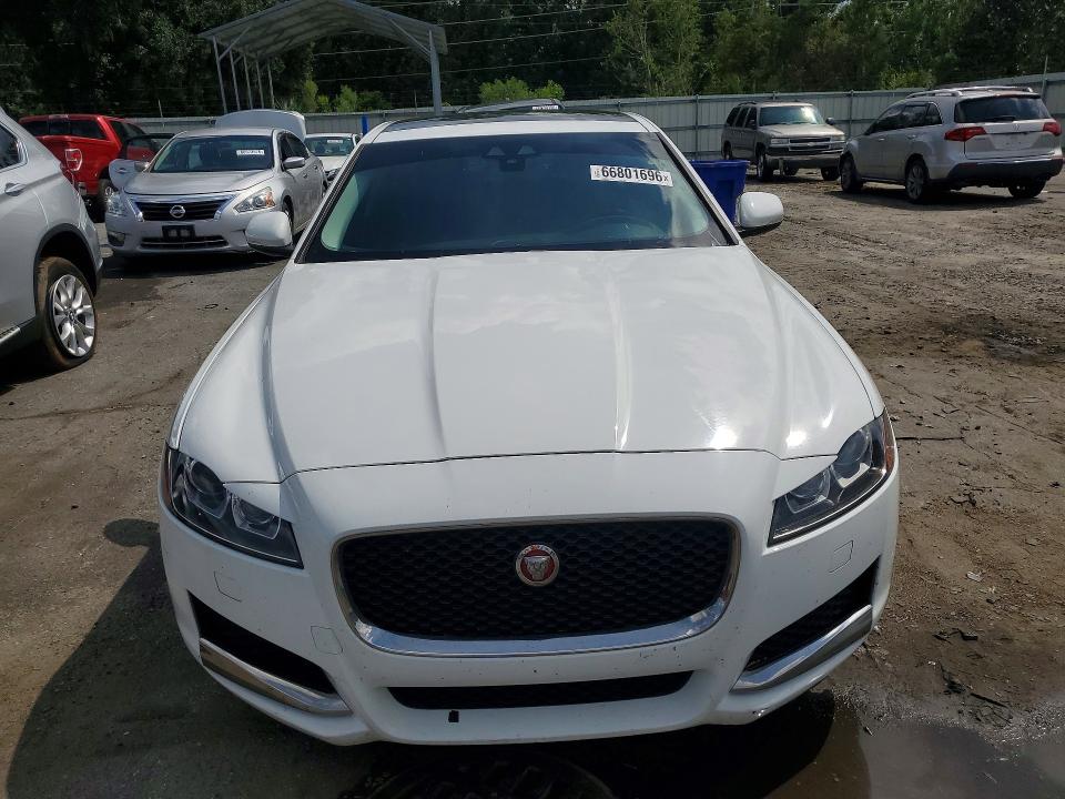 Photo 5 from auction – 2017 JAGUAR XF with VIN SAJBD4BV6HCY47193
