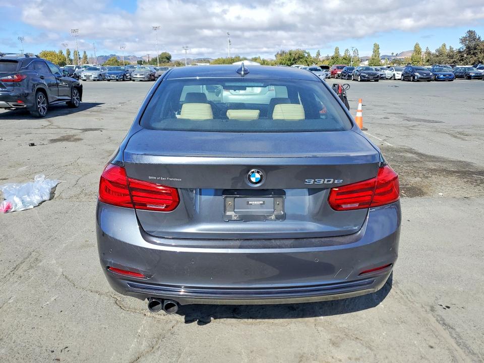 Photo 6 from auction – 2017 BMW 330E with VIN WBA8E1C36HA029246