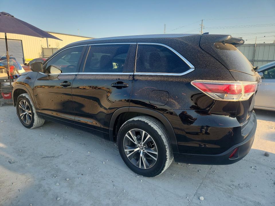 Photo 2 from auction – 2016 TOYOTA HIGHLANDER with VIN 5TDKKRFH8GS506400