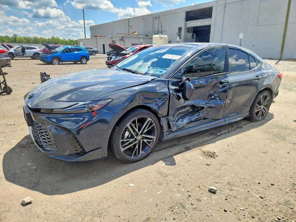 Zdjęcie 1 z aukcji – 2025 TOYOTA CAMRY z VIN 4T1DAACK7SU104980