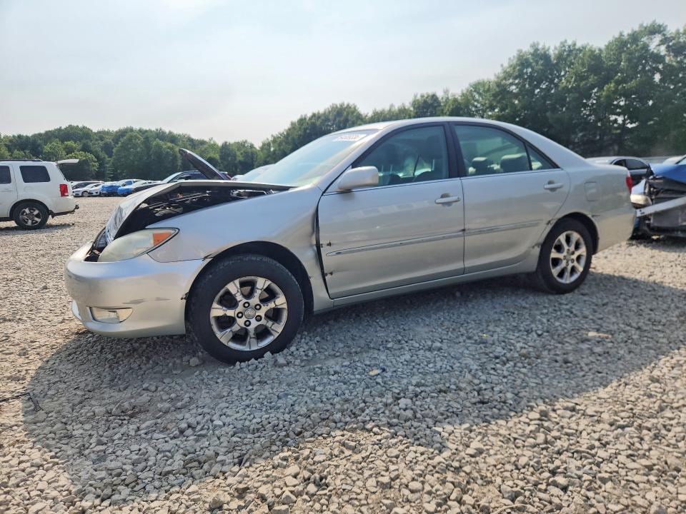 TOYOTA CAMRY 2005 with VIN 4T1BF30K05U104736 - Photo from auction