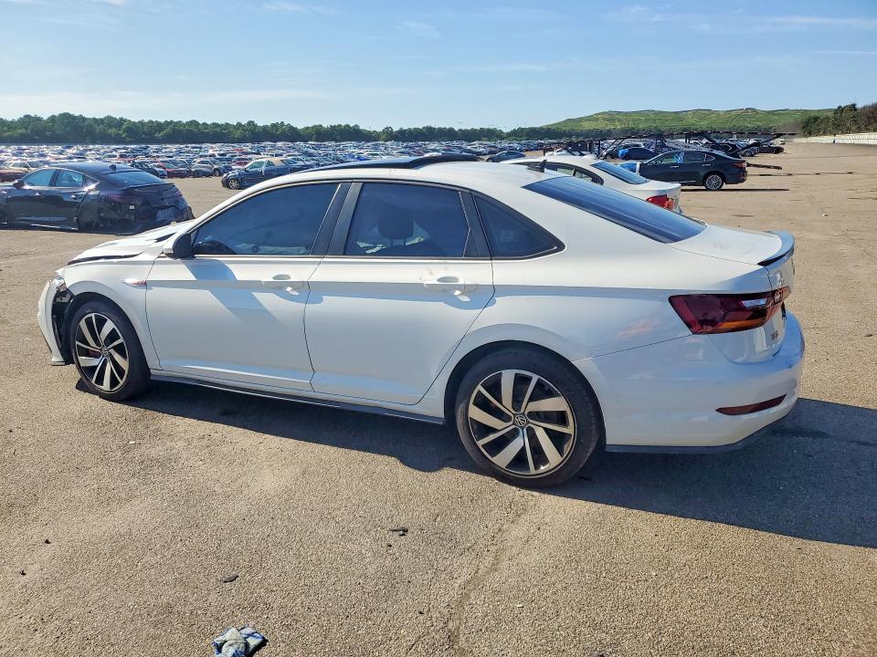 Photo 2 from auction – 2019 VOLKSWAGEN JETTA with VIN 3VW5T7BU1KM228530