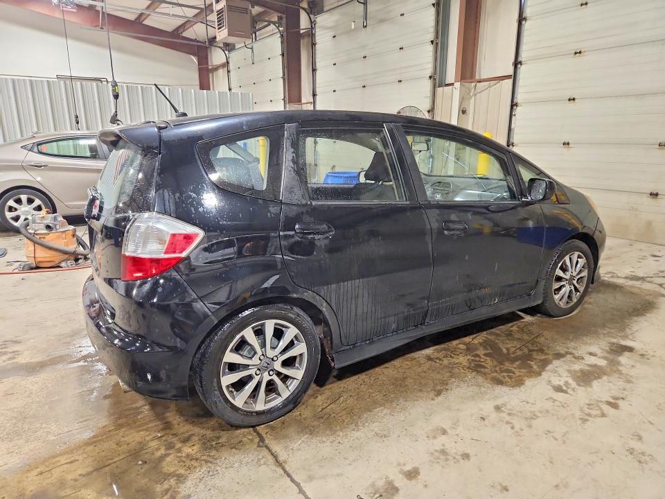 Photo 3 from auction – 2013 HONDA FIT with VIN JHMGE8H52DC072819