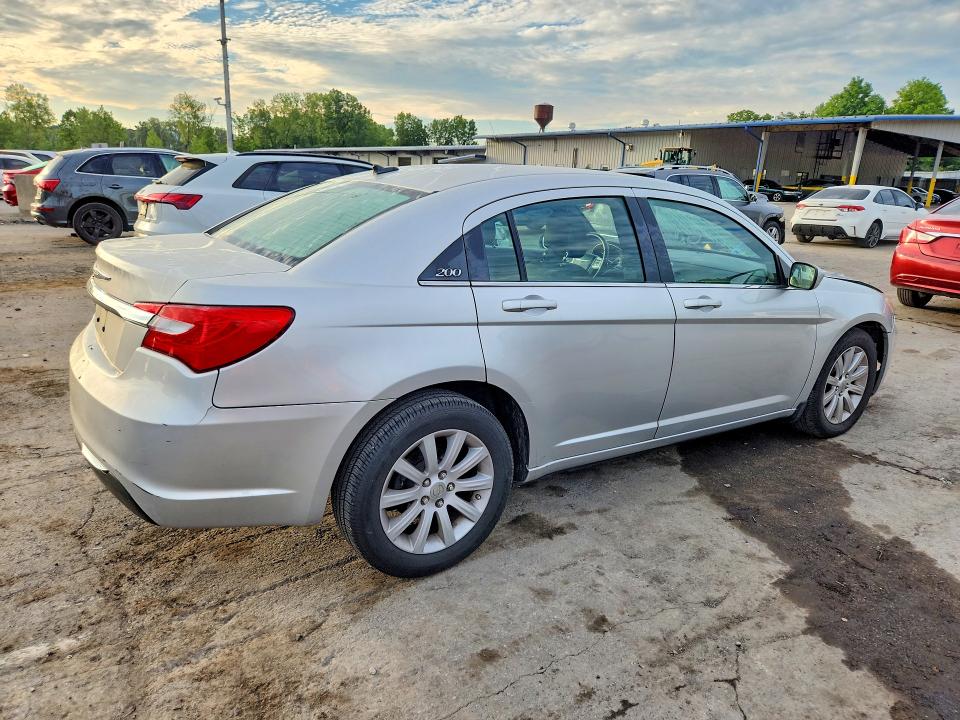 Photo 3 from auction – 2011 CHRYSLER 200 with VIN 1C3BC1FG5BN503706