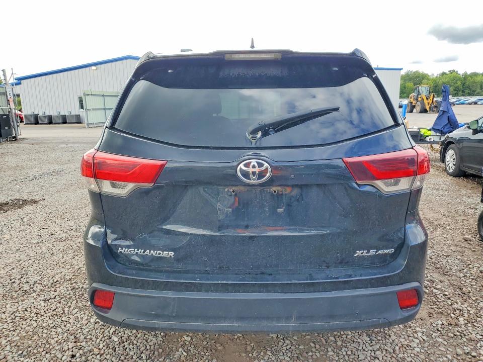 Снимка 6 от търг – 2017 TOYOTA HIGHLANDER с VIN 5TDJZRFH6HS518523