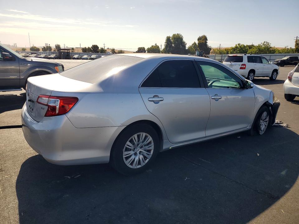 Zdjęcie 3 z aukcji – 2012 TOYOTA CAMRY z VIN 4T4BF1FK5CR175901