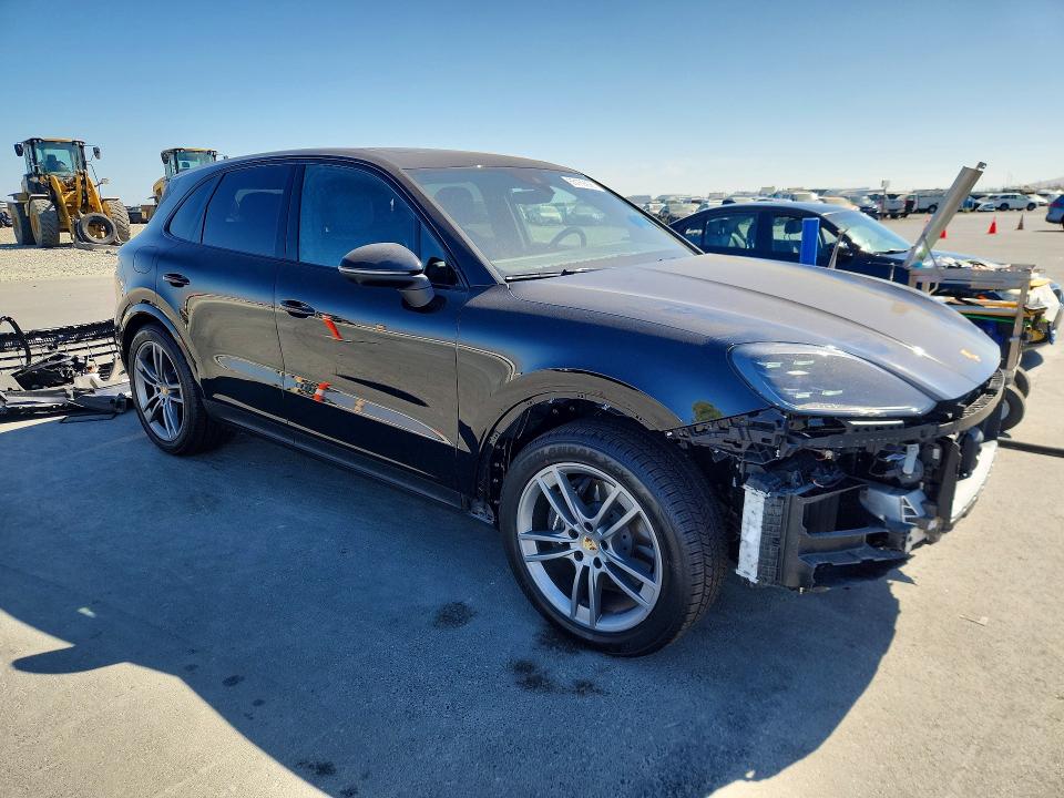 Photo 4 from auction – 2024 PORSCHE CAYENNE with VIN WP1AA2AY4RDA03943