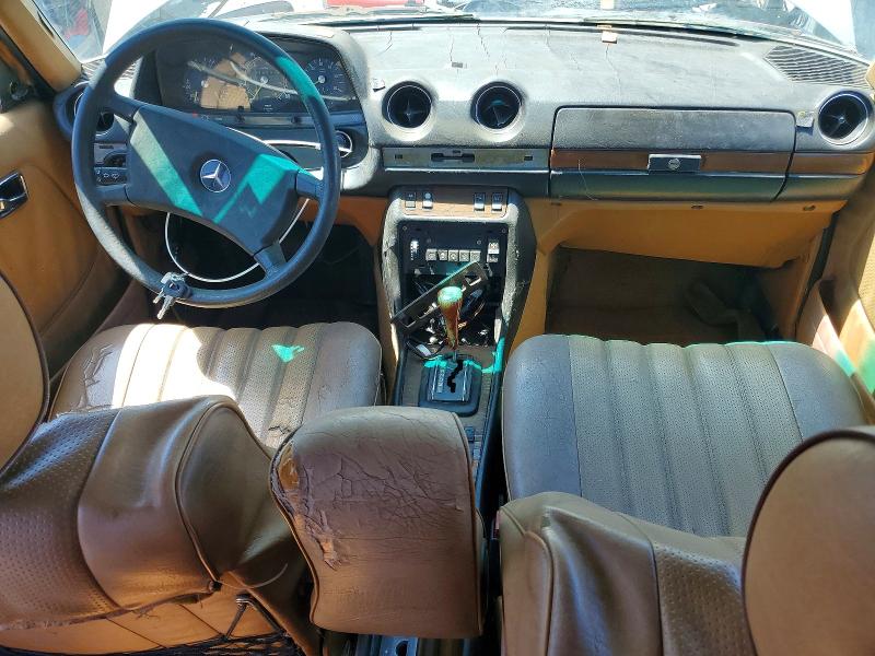 Photo 8 from auction – 1982 MERCEDES-BENZ 300 with VIN WDBAB33A3CB012722