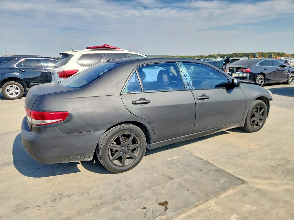 Photo 3 from auction – 2004 HONDA ACCORD with VIN 1HGCM66534A096697